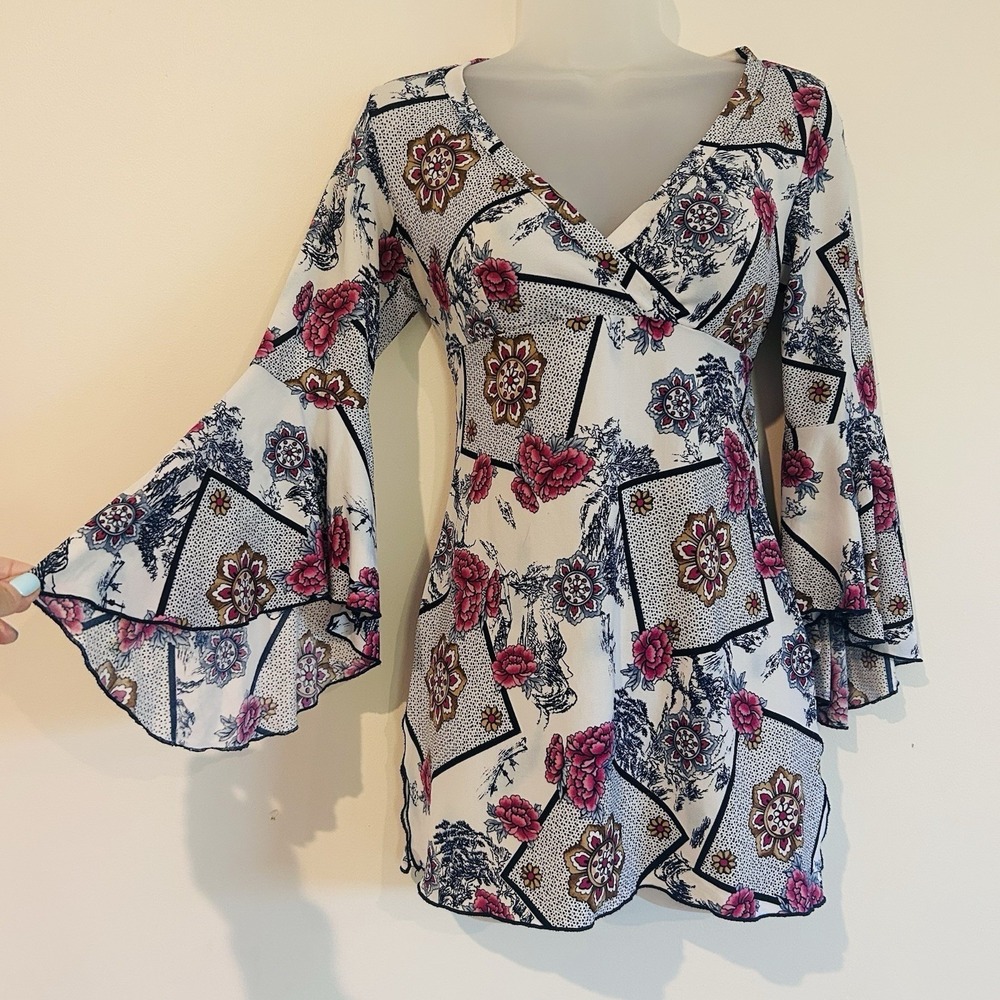 Vtg Y2K Made in USA Babydoll Floral Blouse Sz M Bell Sleeves Geometric Hippie